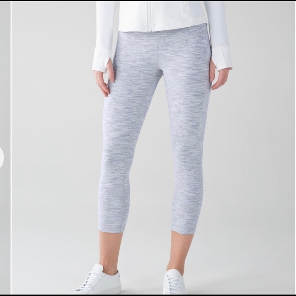 EUC  lululemon wunder under crop III